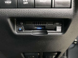 ETC2.0ユニットが搭載。従来のETCに加えて渋滞回避支援や安全運転支援などの情報サービスも提供。より安全で快適な道路利用をサポート。