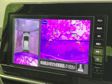 後方の状況を画面で確認できるため、狭い場所での駐車や車庫入れが格段に楽になります。安全運転をサポートする頼もしい機能です。