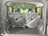 普段のお買い物や通勤、送迎等に十分な荷室スペースを確保しております。セカンドシートを倒すと、大きな荷物の積載も可能です♪