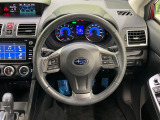 インテリアに合わせたデザインのステアリングは、運転される方のことも考え、運転しやすい形状、大きさです。是非一度、実際に触ってお確かめください。