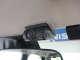 純正ドライブレコーダー(車内用)搭載済!カメラから見た車内は左右とリヤ画像も入りますので180&deg;撮影されます。