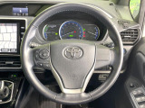 【純正革巻きステアリング】上質な革を使用することで、手にしっかり馴染みとても運転しやすいハンドルです♪