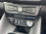 運転席と助手席とシートヒーターが装備されております。
