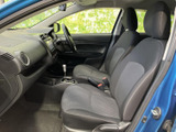 運転席は操作性に優れ、快適なドライビングを実現。長時間の運転でも疲れにくい設計です。