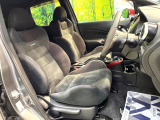 運転席シート廻りは使用感も少なく、良好な状態となっています。丁寧に使われていたことがよくわかりますね。
