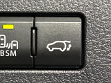 【パワーバックドア】スマートキーや運転席のボタンを押すだけでリアゲートが自動で開閉します!荷物を持っている時や、高い位置にあるバックドアを閉める際に便利な機能です♪
