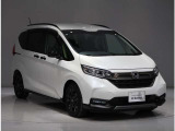 『ACC(車両追随機能)』で、予め設定した速度内で自動でスピードを調整。高速道路などの運転の時には、常に一定の車間距離を保つことができ、安全な運転と快適なドライブをサポートしてくれます。