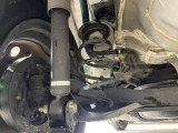 お車を安心してお乗りいただく為には、足回りの定期点検が欠かせません。サービスサポート(有償保証)では無料点検もご提供しており、安心のカーライフをお過ごしいただけるサポート体制が整っています。