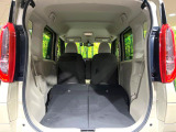 普段のお買い物や通勤、送迎等に十分な荷室スペースを確保しております。セカンドシートを倒すと、大きな荷物の積載も可能です♪