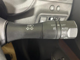 【オートライト(AUTO)】外の明るさをシステムが感知して、自動でヘッドライトが点灯します!ヘッドライトをつけ忘れを防ぐ便利機能です。