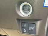 運転席から操作しやすい位置に配備されています♪