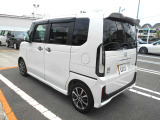 後ろのドアは、左側のみ電動スライドドアとなっています♪