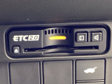 ETC2.0を搭載し、高速道路の料金決済をスムーズに行えるだけでなく、道路情報を活用した高度な運転支援サービスにも対応しています。