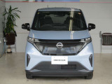 フロントカメラで前方の車両や歩行者を検知。万一、ドライバーが安全に減速できなかった場合には、自動的に緊急ブレーキを作動させて衝突を回避、または衝突時の被害や傷害を軽減します。