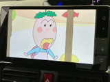 停車中に楽しめるTV機能。休憩時間などに、動画や番組を観てリラックスできます。楽しいカーライフをサポートします。