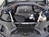 安心のBMW認定中古車は100項目の箇所を徹底的にチェック致します。機械的な箇所や電気系、コンピューターなどをご納車前に点検し、交換基準に達した部品は全て新品に修理返品した後にご納車致します。