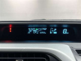 メーターが運転席から見やすいインパネ中央部に配置してるので走行中の視線移動が少なく快適です。