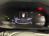 一目で今出ている速度が分かるデジタルメーターを採用しており、うっかりのスピード超過も減りますよ