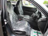 ゆったり設計の運転席で長時間ドライブも快適☆