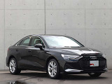 ●Audiが最初に採用したLEDポジショニングランプ。シャープなラインで昼間でも点けていたいと思うほど上品でオシャレです。夜間走行時はさらに目立ちます!
