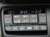 オートエアコンなので、スイッチひとつでオールシーズン快適に過ごすことができます。