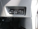 ■高速道路の料金所もノンストレスでスムーズに通過できるETC。スマートなビルトインタイプ!