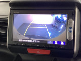 バックも安心のバックカメラ付いています。バックカメラがあると、いつでも安全にバックできますね。死角も減ります。