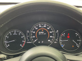 視認性の高いメーター類で、運転に必要な情報を的確に把握できます。走行距離も確認でき、車両の状態を把握しやすいです。