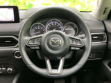 握りやすいステアリングは、運転操作を快適にします。程よい重さと操作感が、運転の楽しさを高めてくれるでしょう。