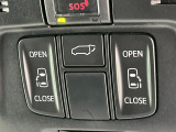 【両側パワースライドドア】スマートキーや運転席のスイッチで後席両側スライドドアの開閉が可能♪電動だから力を入れてドアを開ける必要が無く、小さなお子様でも簡単に開け閉めでき快適です♪