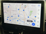 【10.5インチナビ】高級感とインパクトのある大画面ナビを装備。各種オーディオ操作はもちろん、スマホ連携もできる利便性の高いナビです♪