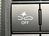 【スマートアシスト】走行中に前方の車両等を認識し、衝突しそうな時は警報とブレーキで衝突回避と被害軽減をアシスト。より安全にドライブをお楽しみいただけます。