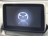 【マツダコネクトナビ】車内の雰囲気にマッチした一体型タイプのナビ。各種車輌設定やBluetooth再生等、様々な機能が楽しめます。直感的なダイヤル操作が可能で、使い勝手も良好です。