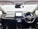 高いホールド性で運転姿勢が安定します。長距離ドライブでも疲れにくいのが魅力です。快適なドライビングライフをお送りください♪