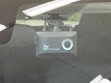 【ドライブレコーダー】ドライブレコーダー装備!走行中はもちろん、あおり運転や事故に遭遇した際、映像で記録し、万一のリスクに備えます。※記録用SDカードはお客様ご自身でご準備いただく必要があります。
