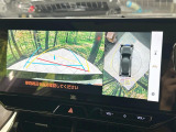 【パノラミックビューモニター】専用のカメラにより、上から見下ろしたような視点で360度クルマの周囲を確認することができます☆死角部分も確認しやすく、狭い場所での切り返しや駐車もスムーズに行えます。