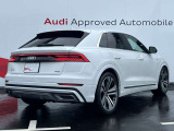 【サンルーフ装備】Audiは、流れるウィンカー、リアの横幅を強調する水平基調のデザインで、安定感・ワイド感を演出しております。