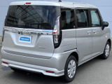 リアビューもスタイリッシュに。全体を包み込むようなフォルムは、運転するあなたに安心感を与えてくれるでしょう。