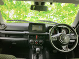 バックモニターで、狭い場所での駐車や後退も安心。死角をカバーし、安全な運転をサポートします。運転に自信がない方にもおすすめです。