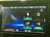 お好みの音楽やラジオを楽しめるオーディオ画面。様々なソースに対応し、快適な車内空間を演出します。直感的な操作で、簡単に設定変更も可能です。
