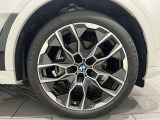 サービスにはドイツ本国と同様に教育と訓練を受け、BMWを知り尽くした「マイスター」が数多く在籍しております。360度による納車前点検整備で、お客様に安心と安全をお届けいたします。