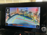 【バックカメラ】運転席から画面上で安全確認ができます。駐車が苦手な方にもオススメな便利機能です。