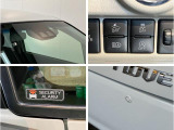 品質へのこだわり!フロアマットやシートなど車内をキレイに清掃し、ニオイや汚れなどを徹底的にクリーニングしてもらっております。室内はピカピカです☆