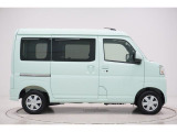 県内13店舗にて常時500台以上ダイハツ車を展示中です。見て、触って、納得のいく一台をぜひ見つけてください。