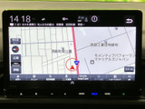 快適なドライブをサポートするナビゲーションシステム。音声操作や地図表示など、使いやすさを追求しました。安全運転をお手伝いします。