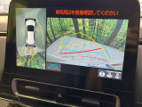 【パノラミックビューモニター】専用のカメラにより、上から見下ろしたような視点で360度クルマの周囲を確認することができます☆死角部分も確認しやすく、狭い場所での切り返しや駐車もスムーズに行えます。
