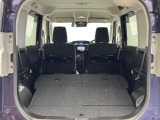 普段のお買い物や通勤、送迎等に十分な荷室スペースを確保しております。セカンドシートを倒すと、大きな荷物の積載も可能です♪