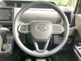 インテリアに合わせたデザインのステアリングは、運転される方のことも考え、運転しやすい形状、大きさです。是非一度、実際に触ってお確かめください。