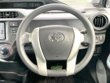 インテリアに合わせたデザインのステアリングは、運転される方のことも考え、運転しやすい形状、大きさです。是非一度、実際に触ってお確かめください。