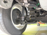 お車を安心してお乗りいただく為には、足回りの定期点検が欠かせません。サービスサポート(有償保証)では無料点検もご提供しており、安心のカーライフをお過ごしいただけるサポート体制が整っています。